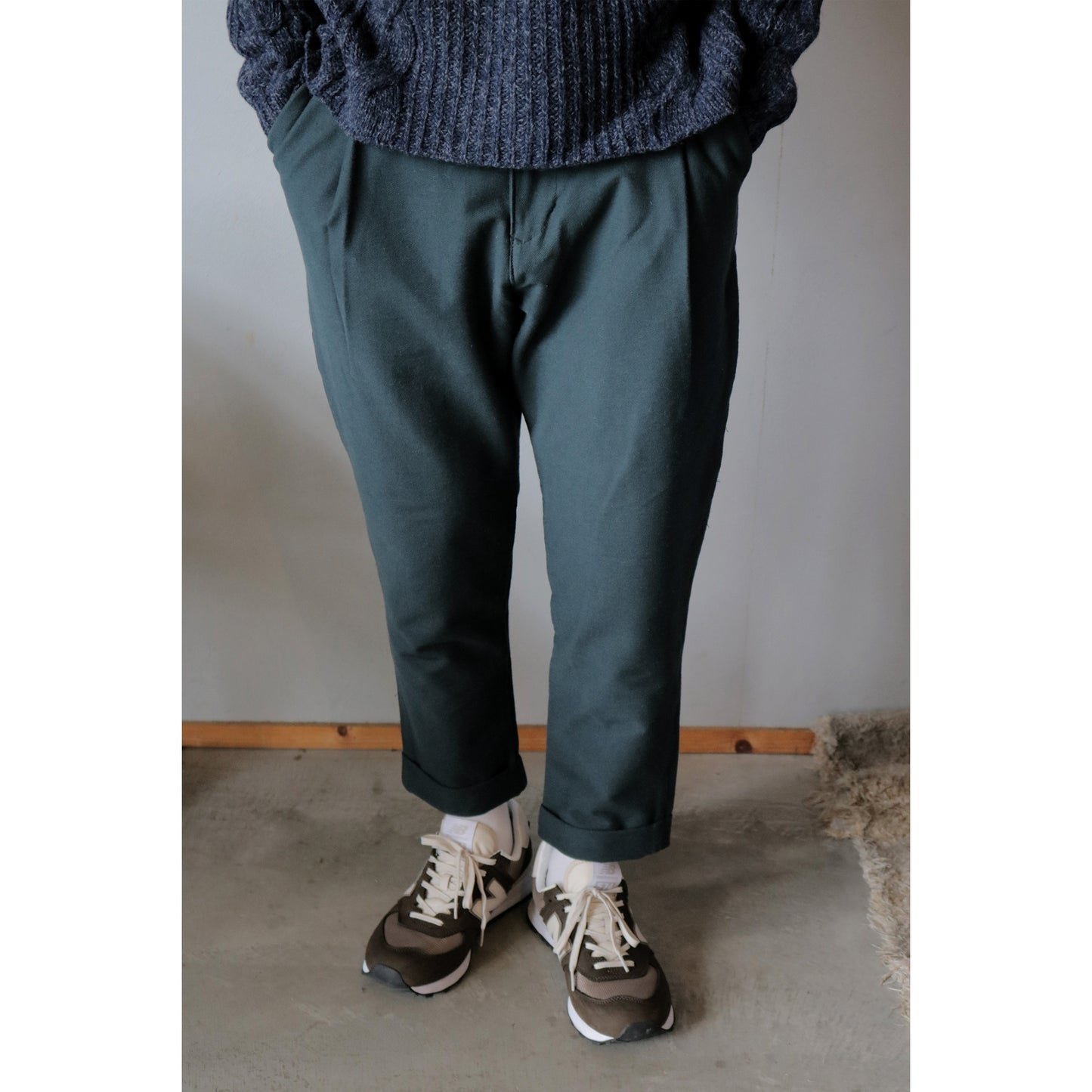 Knit Tuck appeared  Pants